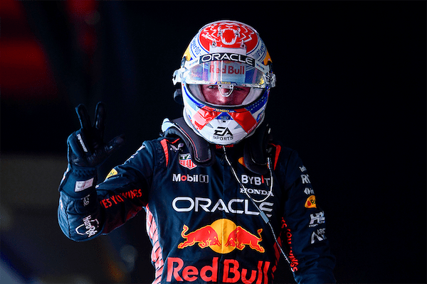 今年もレッドブルが全国のセブン-イレブンでF1日本GP記念キャンペーンを実施!対象商品2本以上購入で限定キーホルダーがもらえる