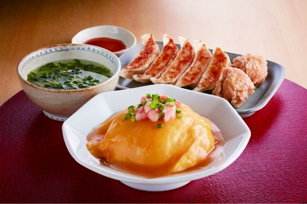 秋山 竜次さん(ロバート)が「ジョイフル 宣伝部長」に就任!春&夏の新グランドメニュー販売開始のお知らせ