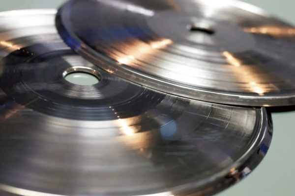 一貫生産で高音質! ソニーミュージックのレコード工場に潜入!