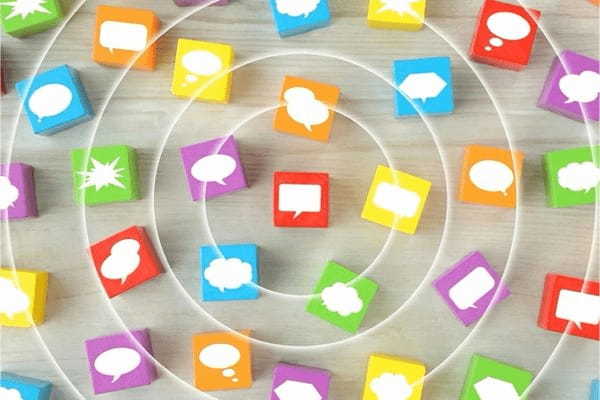 SNSが作り出す想定外のリアルな「化学反応」