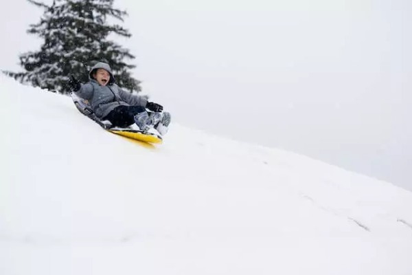 札幌の雪遊びスポット4選。そりやチューブ滑りなどアクティビティを満喫！