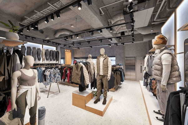 ルルレモン、2年半ぶりの新店「青山店」オープン 世界初の取り組みと男性顧客増加の理由とは