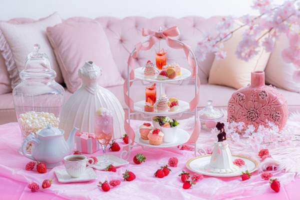 王妃マリーアントワネットをテーマにしたプリンセスドレスケーキや‟苺”と‟桜”のスイーツを楽しめる!『プリンセスアフタヌーンティー ~マリーアントワネットのイチゴとサクラのティータイム~』開催