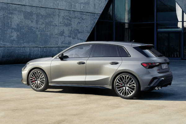 アウディ　スタイリングとスポーティネスに磨きをかけた新型S3を発表