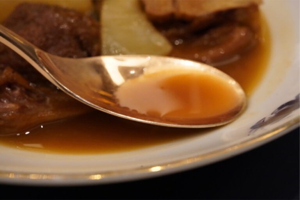 フカヒレ、鮑など豪華食材がごろごろ。広東の正月料理「盆菜」とは？