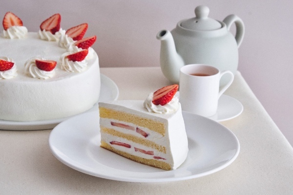 「今日をちょっと特別にする、ケーキ時間。」がテーマのパティスリーカフェにリニューアルオープン!カフェ&ブックス ビブリオテーク 大阪・梅田 4月5日より、心も満たす豊かな新作ケーキ全8種勢ぞろい