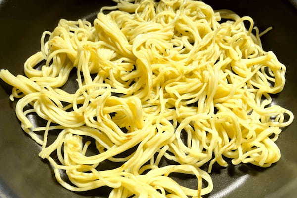 【もやしと麺の最強コスパ飯】材料費60円の「極うまもやしそば」がめっちゃ助かる…