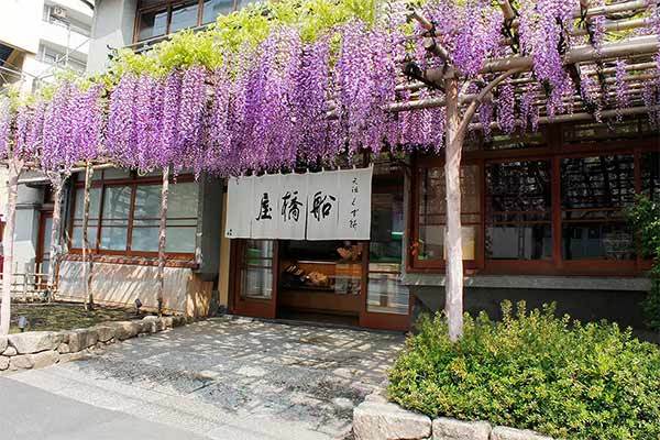 桜の余韻を感じられる「桜白玉あんみつ」を9日間限定で販売いたします。