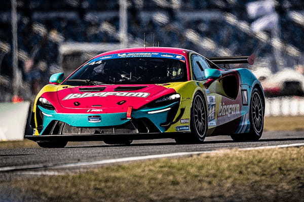 「マクラーレン・アルトゥーラGT4」デイトナでの初戦を勝利！1月24日のIMSA ミシュラン・パイロット・チャレンジ・レースにて