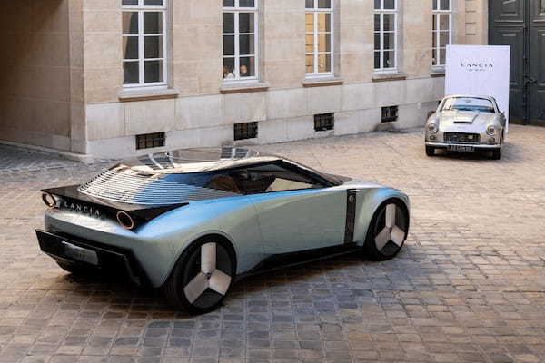 ランチアがフランスで復活！ 2024年後半の｢イプシロン｣発売を、パリの伊大使館で発表