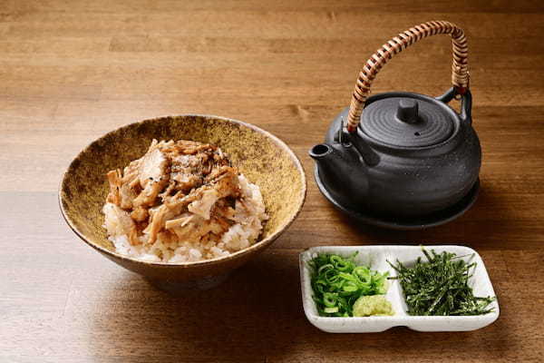 「雲雀のように春の空高く舞い上がって啜る」銀しゃりご飯を片手に中華そば!本格派ラーメン「おダシと銀しゃり 中華そば 雲雀 -hibari-」(プロデュース店)