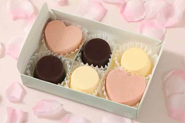 【2/1新登場のハート型チョコケーキも!とろけるように甘い『バレンタイン限定』スイーツを発売】パティスリーピネードよりギフトにもおすすめなバレンタイン商品が登場