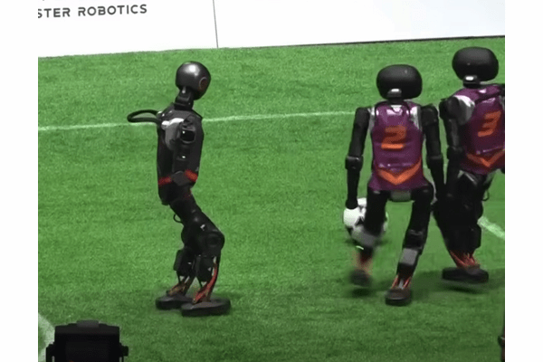 「痛いフリ」はしないが、よく転ぶ！人間よりフェアで面白い（？）ロボットサッカーが爆誕の画像3