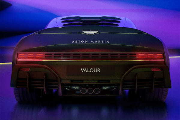 アストンマーティン、V12ツインターボ＋6速MT搭載の「Valour」世界初公開。内燃機関時代の最後のモデル