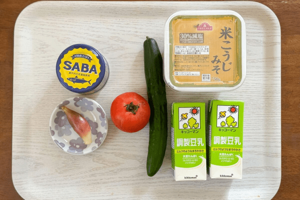 サバ缶とトマトの冷やしみそ汁
