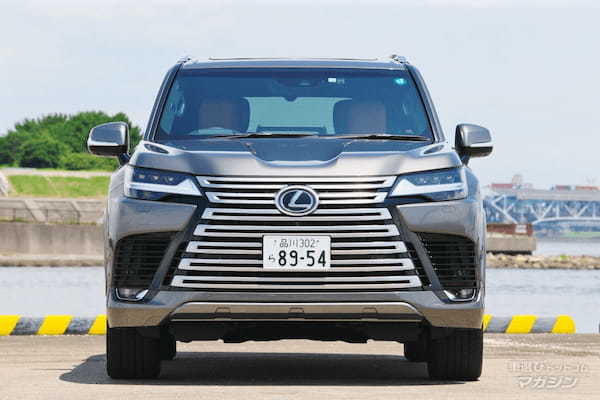 広い室内空間を贅沢に使った4人乗りのレクサス製ミニバン「LM」とSUV「LX」を比較