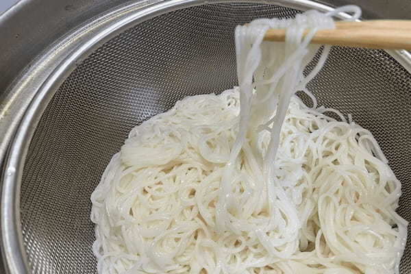 670万回再生「固まらないそうめんの茹で方」を試したら…　時間が経っても美味しくて驚き