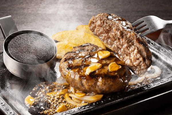 【ステーキガスト】7月20日(木)から “その肉感はステーキ級”！？　“超”粗びきビーフ100％ステーキバーグ登場