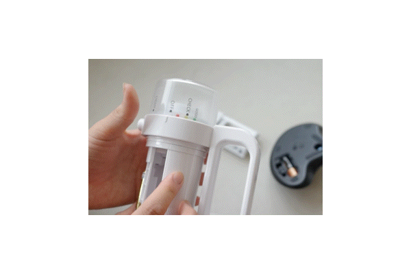 Panasonic懐中電灯「電池がどれでもライト」