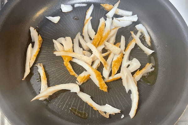家事ヤロウの「ちくわと長芋の明太チーズ炒め」　調味料なしなのにこんなに美味しいなんて…