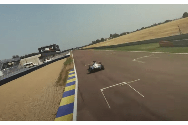 【衝撃】AIが人類に圧勝。自動運転レースカーが世界ラップレコードを粉砕の画像2