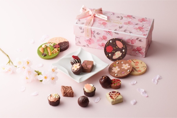 春を運ぶ桜モチーフのショコラや春の新作焼き菓子がショコラ専門店「ベルアメール」より登場します!ひな祭りをイメージした華やかなケーキも必見です。