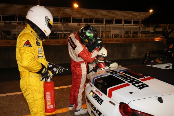波乱のドラマが生まれた舞台裏…第34回メディア対抗ロードスター4時間耐久レース【#44 CD号参戦記】