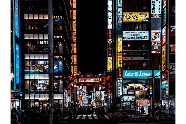 新宿のホストが体験した“本当にあった心霊話” ― 体を揺らす真紅のワンピースの女の画像1