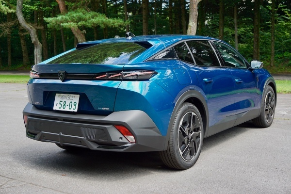 【試乗記】クルマの新しい価値をカタチでも表現している新型プジョー408 GT HYBRID