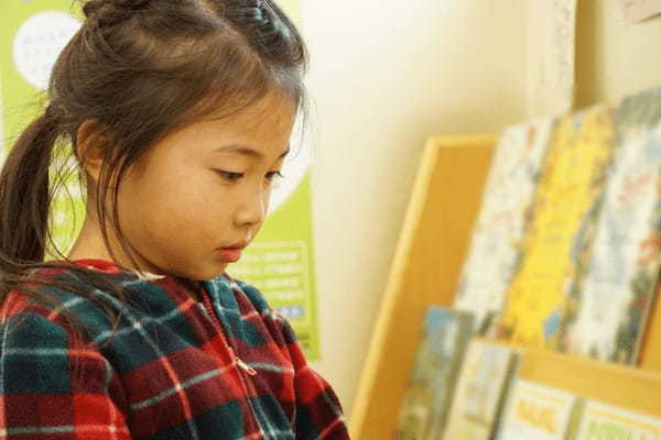 子供が喜ぶ絵本棚をDIY。100均木材での簡単&おしゃれな作り方をご紹介!