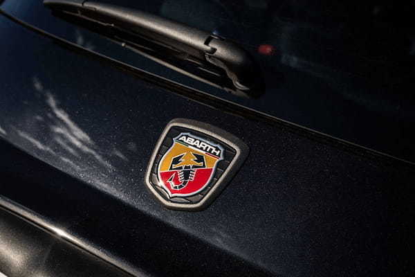 わずか1,368台! T-Jetエンジンオマージュの限定モデル、新型「アバルト695 75周年アニヴェルサリオ」