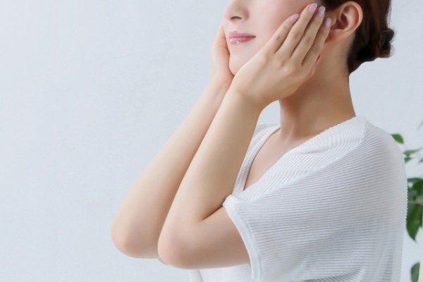 玉ねぎを生で食べるメリットやデメリットって何？気を付けるべきポイントも解説！