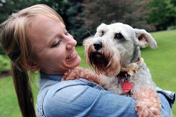 これは恥ずかしい！1週間ぶりに愛犬との感動の再会のはずが...