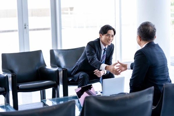 営業職はつまらない?モチベが上がらない理由と仕事を面白くする方法