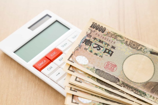 年収300万円の手取りは？生活の実態や結婚、家の購入について解説