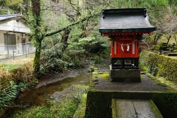 鹿児島の観光地・霧島神宮のパワースポットを調査！ご利益・お守り・見どころを解説