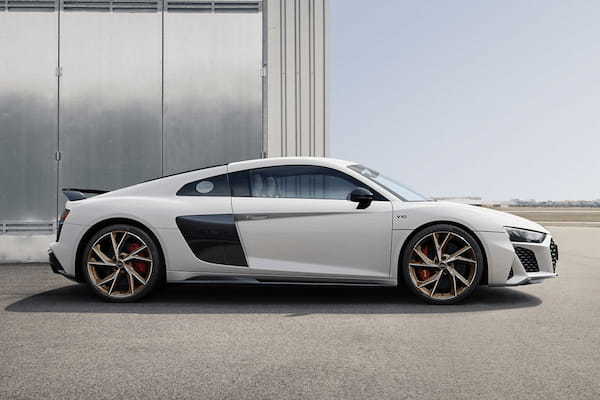 アウディ　日本のための最終限定モデル「R8クーペ Japan final edition」を8台限定発売