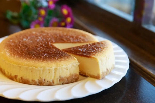 名古屋「カフェタナカ」のモンブランと河口湖「チーズケーキガーデン」の完熟チーズケーキを表現 ことりっぷ×ロッテコラボ
