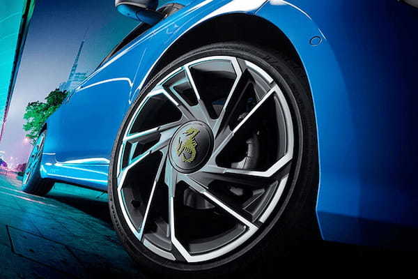 アバルト初のEV「500e」 EVなのにレコードモンツァのエキゾーストノートを忠実に再現