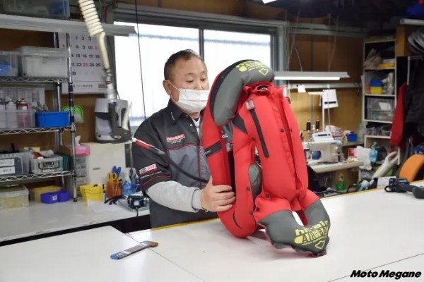 バイク女子の工場見学！警察も採用する国内製造のバイク用エアバッグ「hit-air」