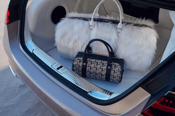 メルセデス・マイバッハ オートクチュール6300万円 Sクラス Haute Voiture国内3台のみ販売