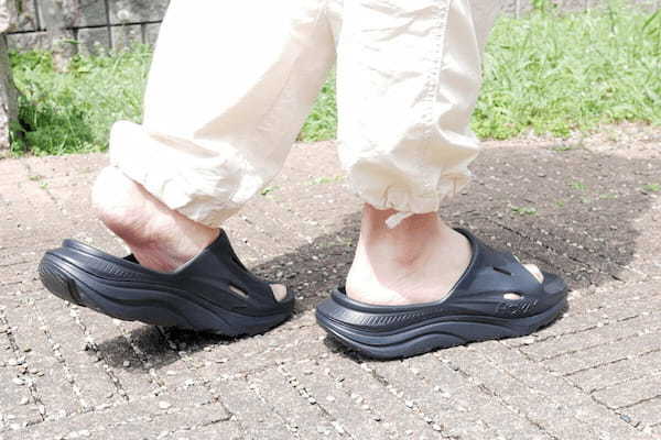 今欲しいのは“歩けるサンダル” HOKAの「オラリカバリースライド3」が快適すぎた