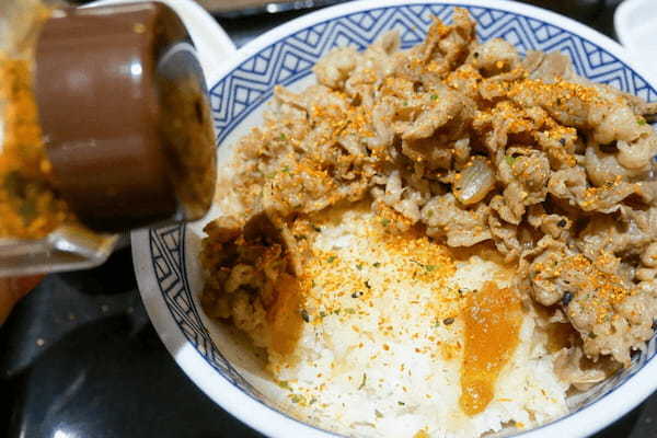 吉野家の牛丼、20年以上通う銀シャリ鰻の“食べ方”がガチすぎる…