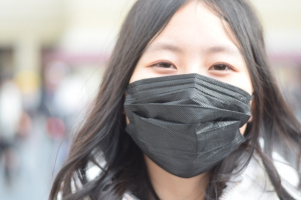 黒マスクが流行っている理由はこれ!驚きの5つの効果や、その起源もご紹介!