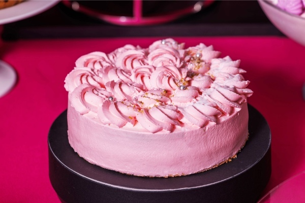 コンラッド大阪「CRUSH ON PINK」ストロベリースイーツビュッフェ