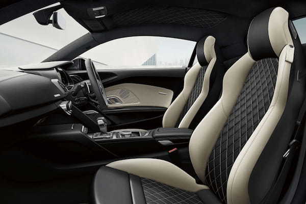 アウディ　日本のための最終限定モデル「R8クーペ Japan final edition」を8台限定発売