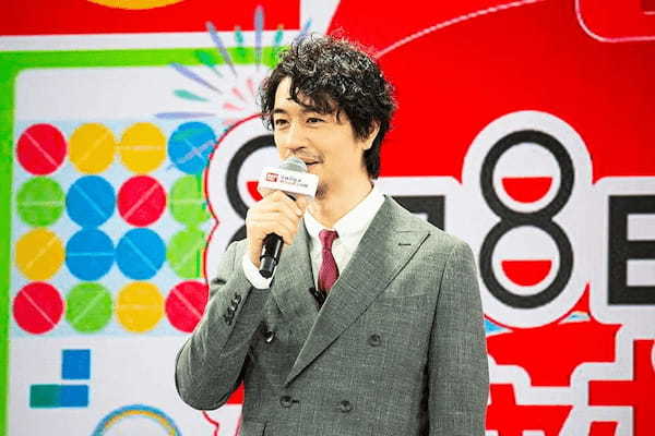 「ガシャポン先生」斎藤工、史上最大90mmカプセルに驚き「可能性を感じます」