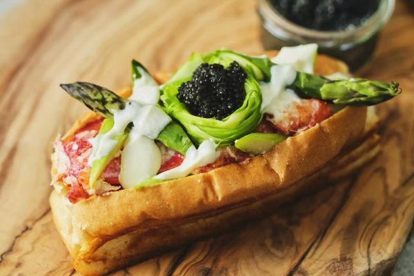 「LUKE’S LOBSTER」が春を盛り上げる!香川県産「さぬきのめざめ」使用の「ISETAN アスパラ&キャビアのロブスターロール」を4月19日(水)より新発売