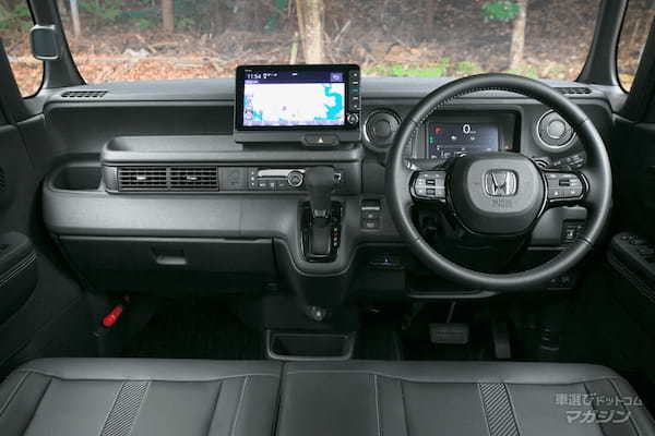 新型となったホンダ N-BOXとN-BOX カスタム。ベストバイはどっち？