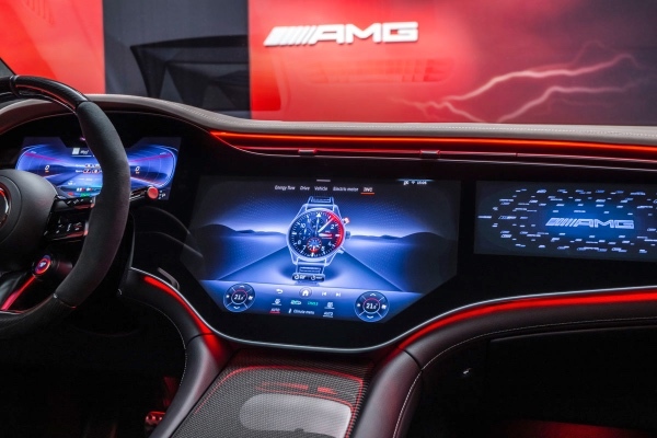 メルセデス・ベンツ　EQE SUV エグゼクティブクラスの本命SUV予約開始【詳解】